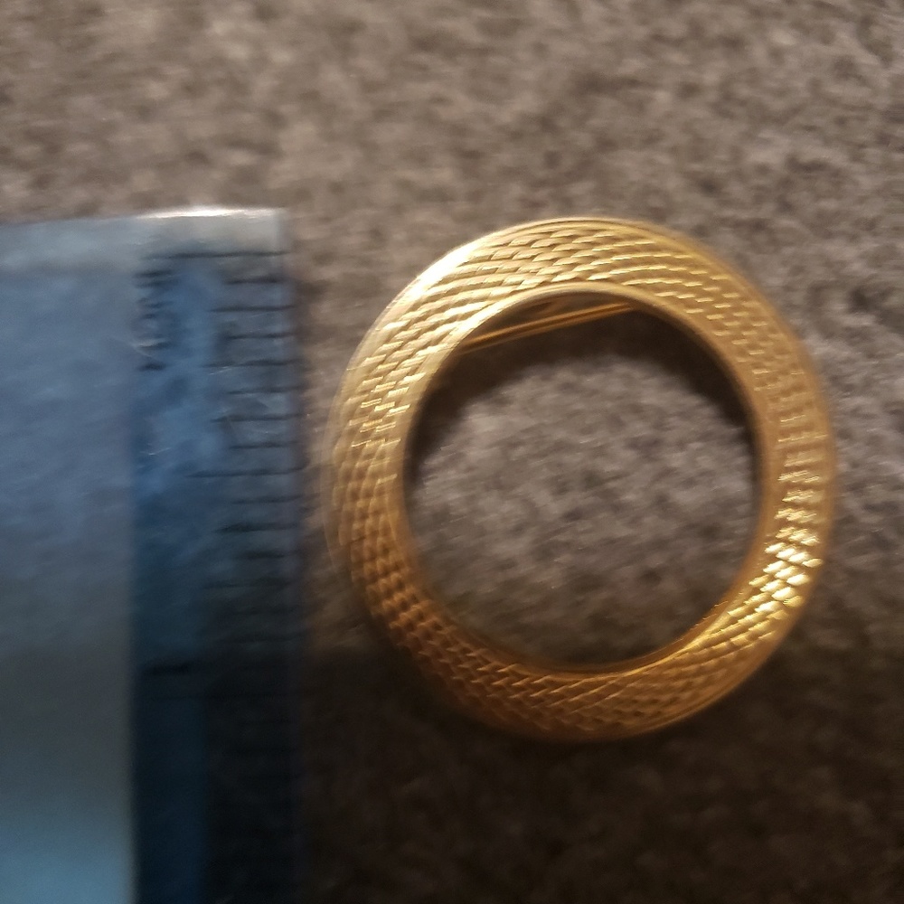 Goldtone lightweight broach